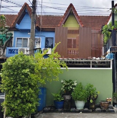 ทาวน์เฮ้าส์ 2 ชั้น หมู่บ้าน ชาวฟ้าลำลูกกา-คลอง2 พร้อมอยู่ ทำเลดี ราคาถูกสุดในโครงการ