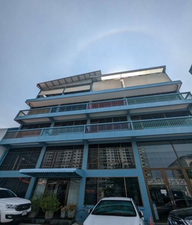 ขายขาดทุน อาคารสำนักงาน 3.5 ชั้น พร้อม ยิมดาดฟ้า  190.6 ตร.ว.  ปุณณวิถี 11 เขตพระโขนง กรุงเทพฯ