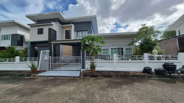 ขาย 4.9 ล้าน 75 ตรว. #กุลพันธ์วิลล์9 (Centric) #หางดง บ้านเดี่ยว 2 ชั้น ทำเลดี ซื้ออยู่เองหรือปล่อยเช่าได้ เดินทางสะดวก เข้าเมืองง่าย