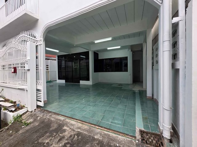 ให้เช่าบ้านเดี่ยว 2 ชั้น 260 ตร.ม. หมู่บ้านระเบียงทอง 4 ซอยนาคนิวาส 44 ลาดพร้าว เลียบด่วน