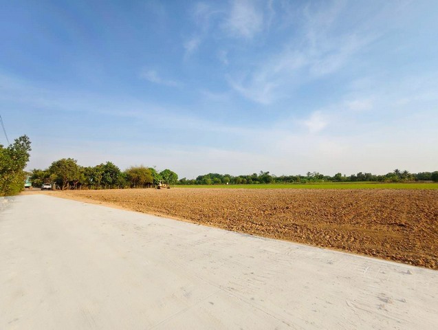 ที่ดิน - ไม่ไกลจาก เซเว่น  มอเตอร์เวย์ 750000 -  100 ตาราง.วา FOR SALE