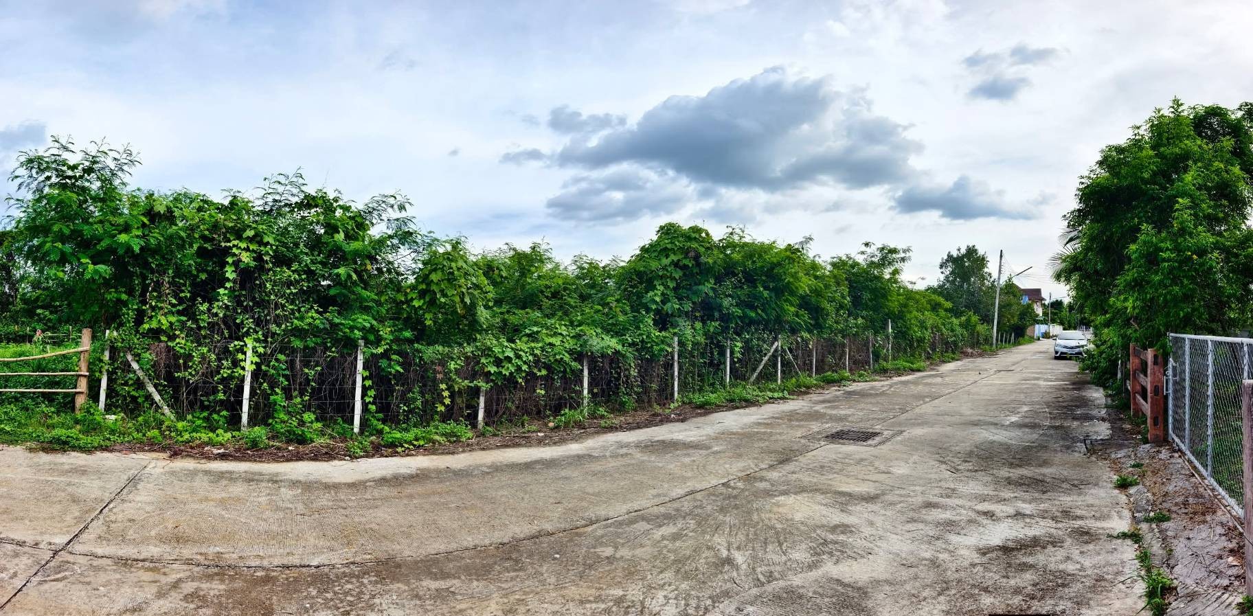 ขายที่ดินหมู่บ้านสุขสวัสดิ์  251.8 ตารางวา อำเภอเมืองลำปาง ลำปาง