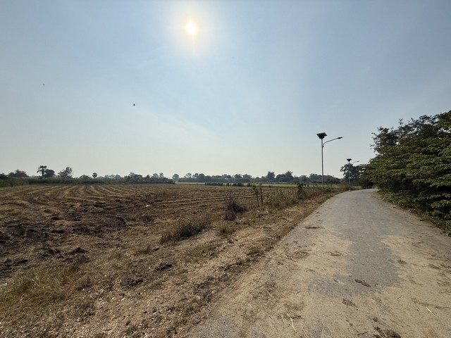 ขาย ที่ดินเปล่า 10 ไร่  ต.ห้วยพระ นครปฐม เนื้อที่ 10-0-67 ไร่