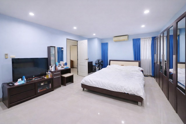 ทำเล  สุขุมวิท85 BTSอ่อนนุช 700ม. 65 ตรม. ใหญ่มาก คอนโดรีเจ้นท์โฮม4 2นอน ฟังก์ชันลงตัว