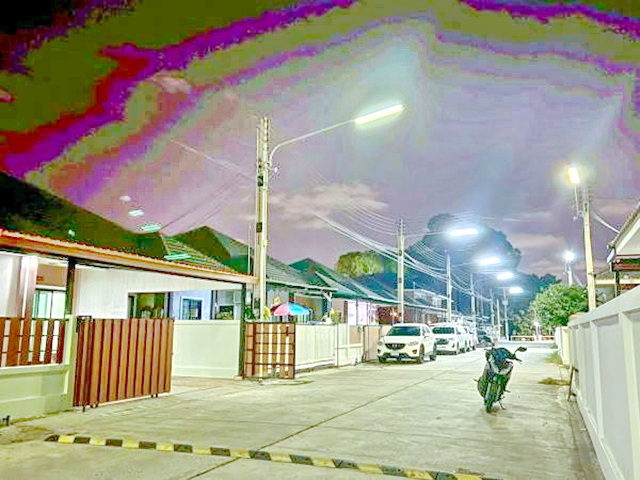 พร้อมเฟอร์ฯ 40 ตร.วา.162 ตร.ม. ถ.สุขุมวิท ต.เนินพระ วัดโขดหิน 2.1กม. ให้เช่าบ้าน 3นอน เมืองระยอง  3 นอน 2 น้ำ รร.เซนต์โยเซฟระยอง 2.5 กม.