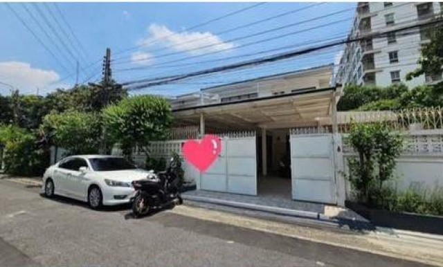 HR 10443 ให้เช่าบ้านเดี่ยว 2ชั้น 77.3 ตรว. 3 ห้องนอน หมู่บ้านอยู่เจริญ 542 ประชาราษฏร์บำเพ็ญ 24 ใกล้ MRT ห้วยขวาง