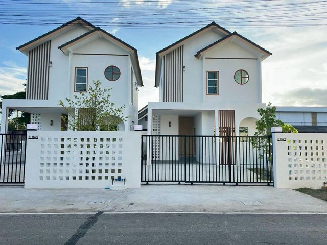 โซนแม่เหียะ ราคาเพียง 2.89 ล้าน 34.25 ตรว. บ้านเดี่ยว 2 ชั้น (1 หลังสุดท้าย) #บ้านสร้างใหม่ #สไตล์โมเดิร์น ทำเลดี #น้ำไม่ท่วม