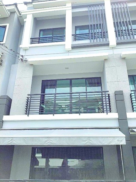 ทาวน์โฮม3 ชั้น 3 นอน 3 น้ำ บิ๊กซี สุขสวัสดิ์ 500 ม.ใกล้โฮมโปร สุขสวัสดิ์ 260 ตร.ม.บ้านกลางเมือง ใกล้แยกพระประแดง ทำเลติดถนนใหญ่