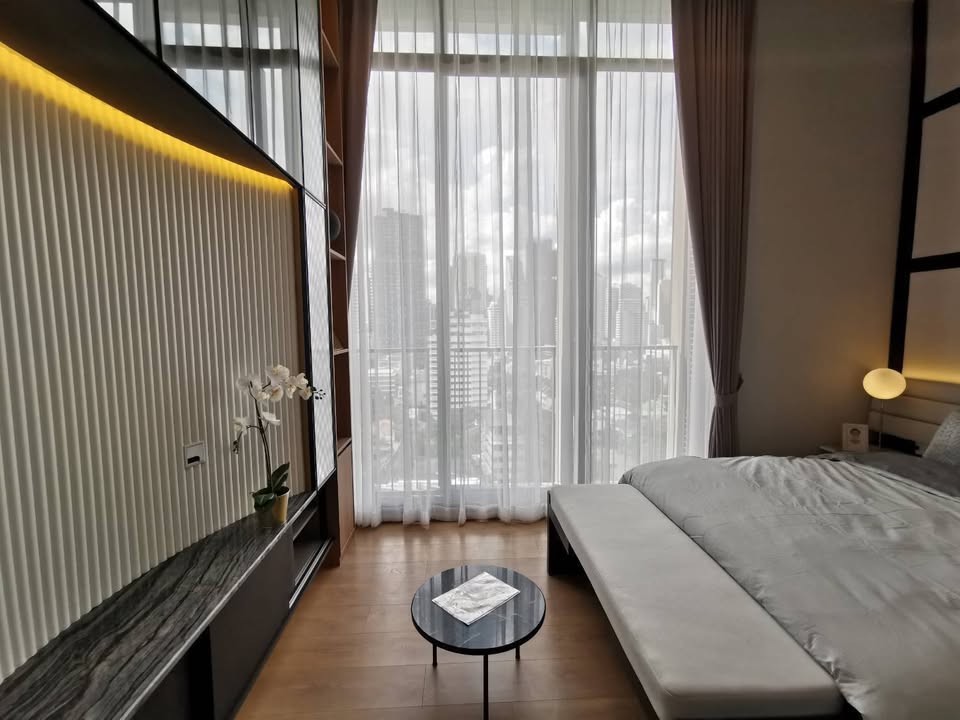 Noble Around Sukhumvit 33 peaceful 14th floor BTS PhromPhong