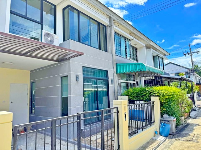 The Villa แยกบางกรวย-บางบัวทอง  2 น้ำ ตลาดบัวทอง 500 ม.3นอน MRT คลองบางไผ่ 4.6 กม.