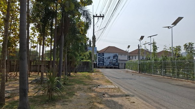 ขายที่ดินถมแล้ว 132 ตรว. ติดสวนสาธารณะเทศบาลอ่างศิลา ใกล้สถานีรถไฟฟ้า เข้าได้ทั้งซอยห้วยกะปิ 12  13 และ 16  ต.ห้วยกะปิ อ.เมือง จ.ชลบุรี