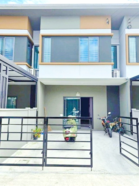 พร้อมเฟอร์ฯ 2 นอน ลำลูกกา คลอง 3 ตลาดเอซี คลองสี่ 2.2 กม.ทาวน์โฮม 2 ชั้น วิวดี เงียบสงบ  2 น้ำ แหล่งช้อปปิ้ง เดินทางสะดวก