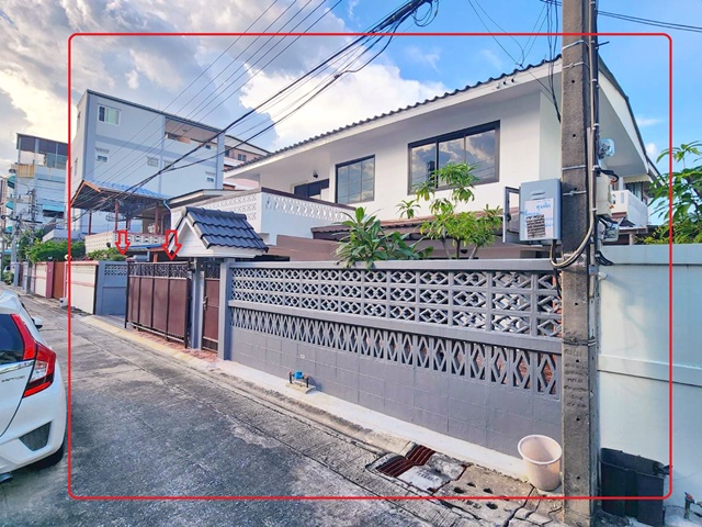 ห้วยขวาง MRTห้วยขวาง 699 ม.7-ให้เช่าคฤหาสน์หรู2 ชั้น  3-4นอน ใจกลางรัชดา Eleven 20ม. แอร์ครบทุกห้อง เฟอร์พร้อมเจรจาได้