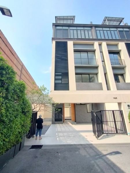 ให้เช่าทาวน์โฮม3.5ชั้นย่านThe Nineพระราม9หัวหมากรามคำแหงศรีนครินทร์พัฒนาการ