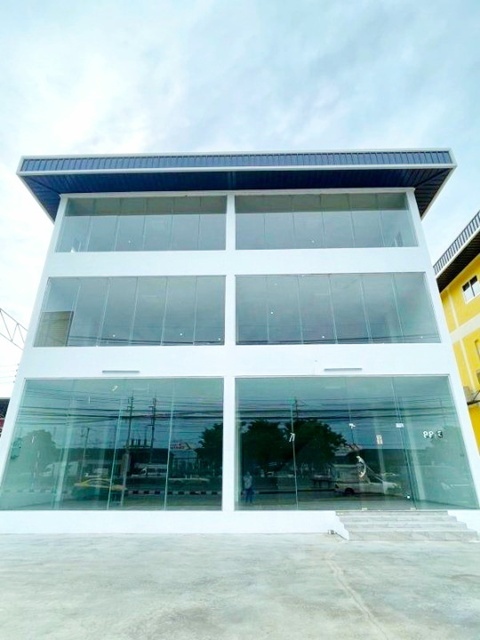 เดอะพาซิโอ พาร์ค 1.4 กม. ให้เช่าสำนักงาน 3 ชั้น 30 ตร.วา. 360 ตร.ม. คุณพ้ง  พร้อมลานจอดรถกว้าง 3 นอน 3 น้ำ ถ.พุทธมณฑลสาย 2-กาญจนาภิเษก