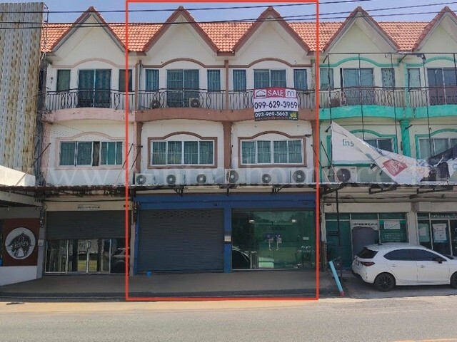 อาคารพาณิชย์ 3 ชั้น 2 คูหา รีโนเวทพร้อมอยู่ ติดถนน ซอยมังกร-ขันดี สมุทรปราการ