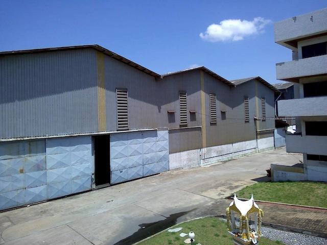 ให้เช่าโกดังริมถนนเศรษฐกิจ1 575ตร.ม เทศบาลอ้อมน้อยกระทุ่มแบนรถคอนเทนเนอร์เข้า-ออกได้