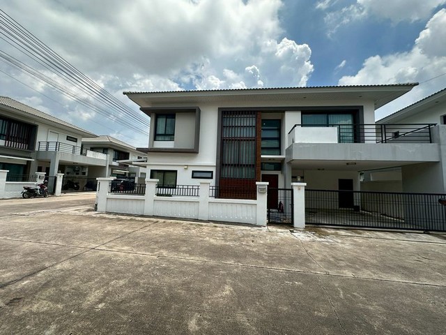 ให้เช่าบ้านเดี่ยว หมู่บ้านเดอะ คอมพลีท สุรศักดิ์ ศรีราชา ชลบุรี FP-H01492