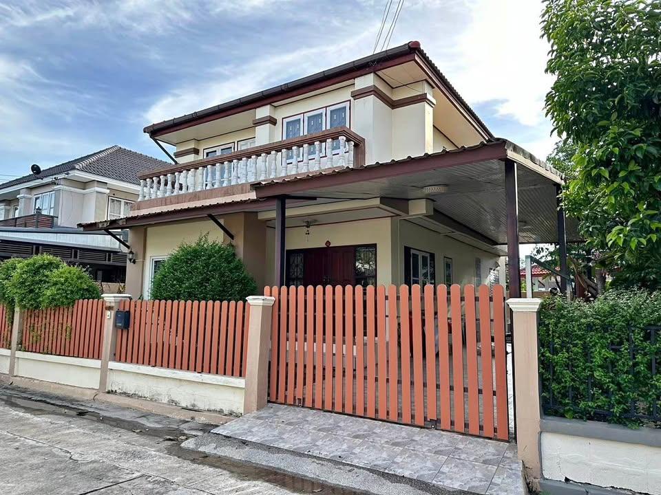 HR 9900 ให้เช่าบ้านเดี่ยว 2 ชั้น 4 ห้องนอน พนาสนธิ์การ์เด้น  ร่มเกล้า15