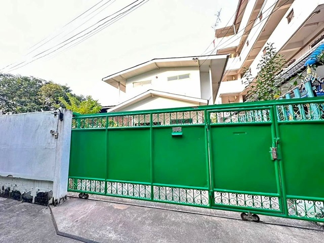 ทางด่วนสุขุมวิท60-68  BTSอุดมสุข 500ม. ให้เช่าบ้านเดี่ยว 2 ชั้น  52ตร.วา. รร.นานาชาติเบิร์คลีย์ 1.8 กม. 3 นอน 2 น้ำ ตลาดอุดมสุข 300 ม.