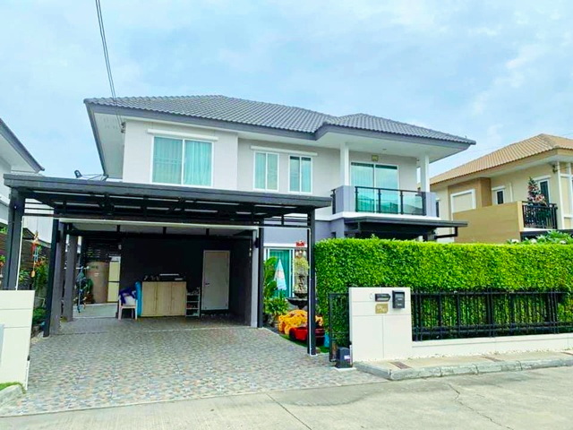 โลตัส นครอินทร์ 3 กม. วัดพระเงิน รร.เด่นหล้า พระราม5 3 กม. 3 นอน 3 น้ำ บ้านเดี่ยวหรู 2 ชั้น 56ตร.วา. 170 ตร.ม. ปิ่นเกล้า-กาญจนาภิเษก