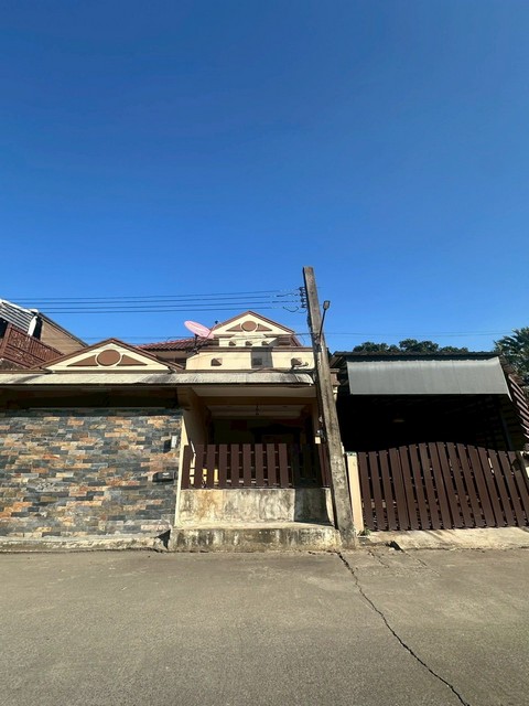 ให้เช่าทาวน์เฮ้าส์ 2 ชั้นหลังริม เนื้อที่ 50 ตร.ว. หมู่บ้านบารเมษฐ์ เฉลิมพระเกียรติ 62 เฟอร์พร้อมอยู่ จอดรถได้ 4-5 คัน