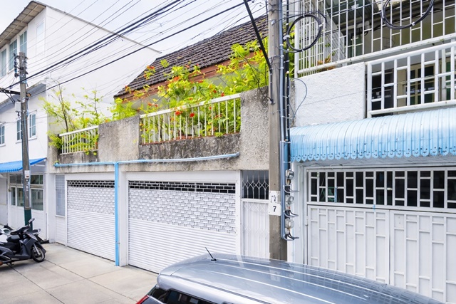 ทาวน์เฮาส์ 2 ชั้น 1-2คูหา 3-6 นอน 2 น้ำ 17 ตร.ว.136 ตร.ม. สีลม บางรัก รพ.เซนต์หลุยส์ 1 กม. ใกล้ BTSสุรศักดิ์ 700 ม.