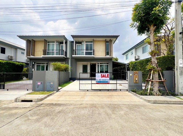 บ้านแฝด หมู่บ้าน อินนิซิโอ 3  ปิ่นเกล้า - วงแหวน ตรงข้ามสวนส่วนกลางโครงการ ราคาดีมาก