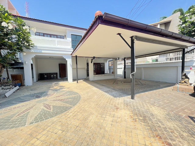 BH4068 ให้เช่าบ้านเดี่ยว จิตรลดา ซอยสุจริต 2 เขตดุสิต ใกล้พระราชวังดุสิต เหมาะอยู่อาศัยหรือทำธุรกิจ R&ampB