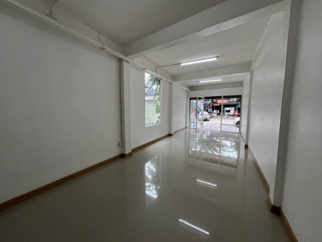รหัสC7295 อาคารพาณิชย์ 3ชั้น ใกล้ MRT เตาปูน ถนนกรุงเทพ-นนทบุรี บางซื่อ ใกล้แหล่งชุมชน