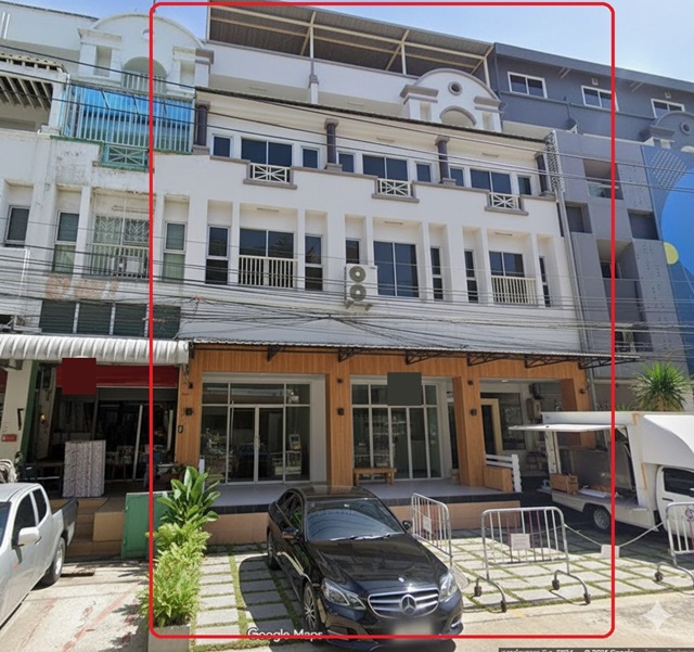 แฟชั่น 15นอนKPIS Inter Sch. 3.3กม โชว์รูม เลียบด่วนเอกมัย-รามอินทรา 3กม. รถไฟฟ้ารามอินทรา กม.9 490ม.เช่าอาคาร3คูหา 6ชั้น  แอร์ใหม่ 11 ตัว .