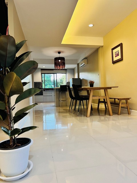 P2151 ให้เช่า ขายบ้านเดี่ยว 2 ชั้น หมู่บ้านมณียา สไตล์รีสอร์ท อยู่เลียบทางด่วนรามอินทรา อยู่บนถนนประดิษฐ์มนูธรรม ฝั่งตรงข้ามเยอรมันตะวันแดง