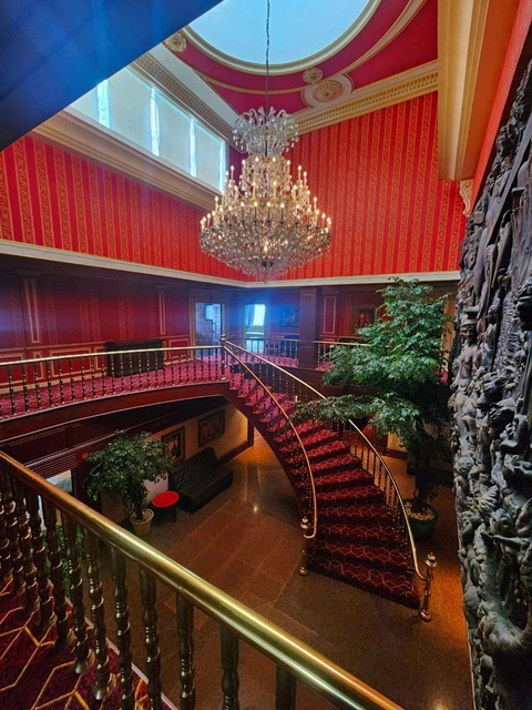 สุขุมวิท55 BTSทองหล่อ 300ม. DONKI Mall ปล่อยเช่า KTV  อาคาร4ชั้น 2ตึก ขนาดใหญ่ โชว์รูม ผับ บาร์  300ตรว. 2500ตรม. VIP Ballroom คอนเสริต