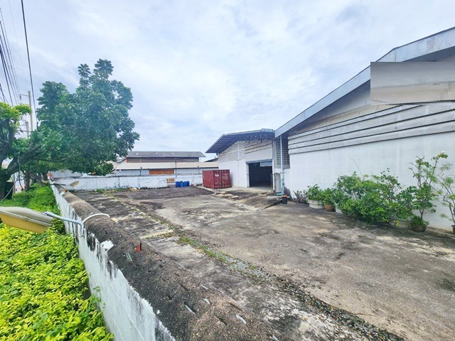 ให้เช่าโกดังพร้อมสำนักงาน 480ตร.ม. ถ.สุขสวัสดิ์ 64–74 ประชาอุทิศ-บางครุ รถเทเลอร์ 18 ล้อเข้าได้