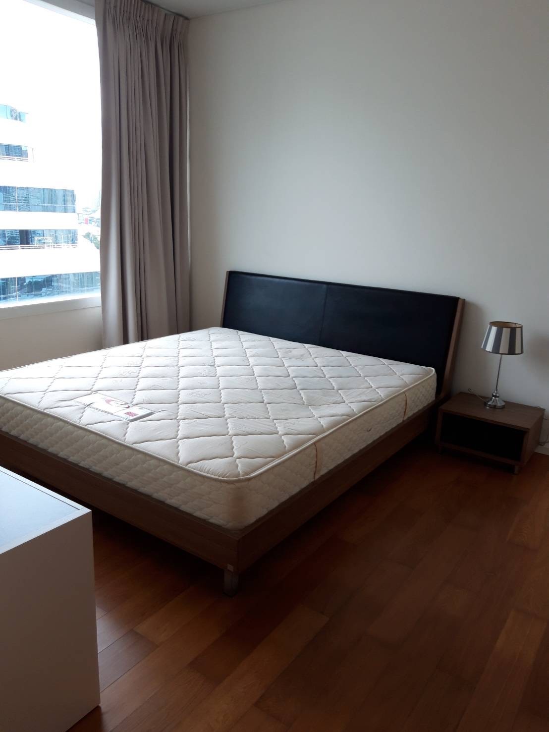 Wind Sukhumvit 23 beautiful view comfortable safe 18th floor BTS Asoke