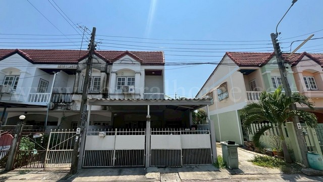 ทาวน์เฮ้าส์ ซอยโกสุมรวมใจ 38 ดอนเมือง หลังมุม ราคาถูก ใกล้สนามบิน