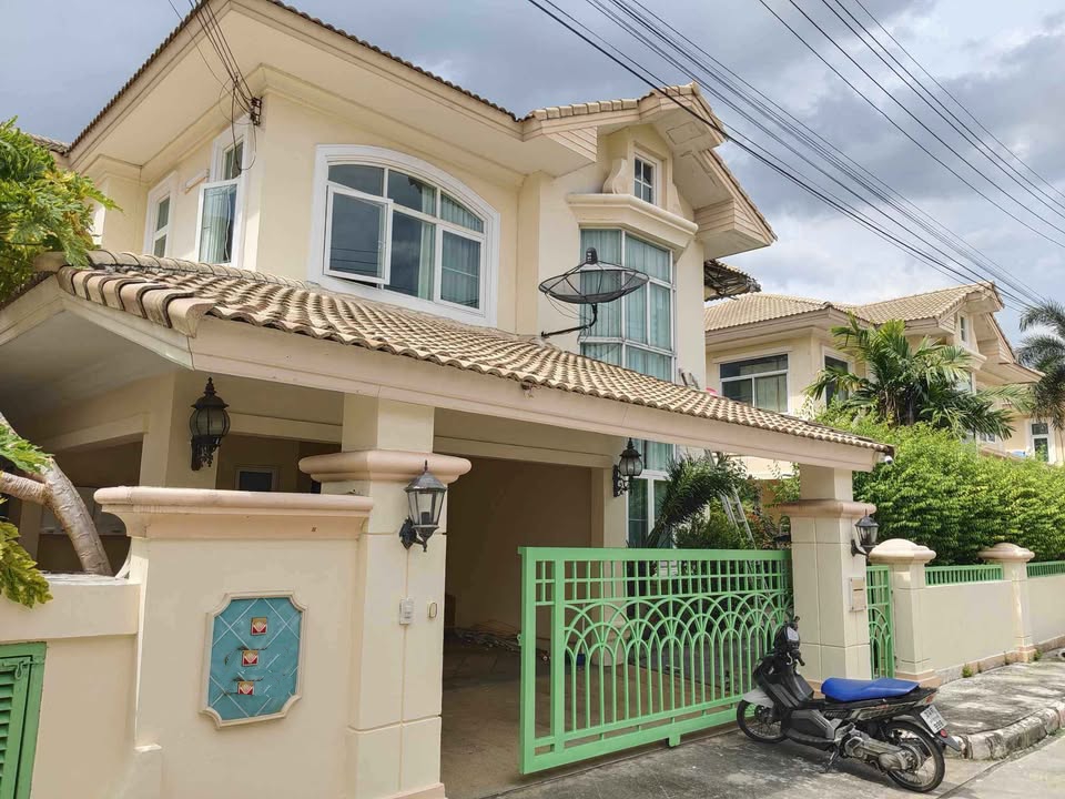 ให้เช่าบ้านเลี้ยงสัตว์ได้ ใกล้ฟิวเจอร์ พาร์ค รังสิตบิ๊กซี รังสิตโลตัส  รร.นานาชาติ หมู่บ้าน ภัสสร4 ติดถนนใหญ่ รังสิต-นครนายก ธัญญะคลอง3