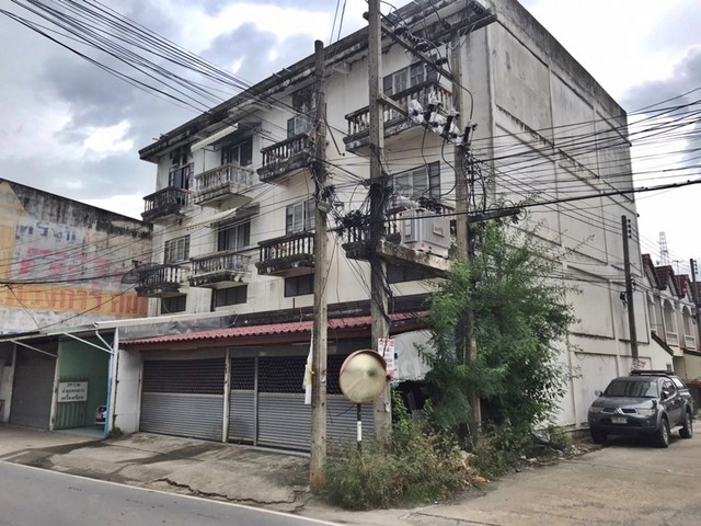 ขายอาคารพาณิชย์ 3.5 ชั้น โครงการ กิตติวรรณ (เฟสเก่า) ถนนเทศบาลลำลูกกา 1 จังหวัดปทุมธานี