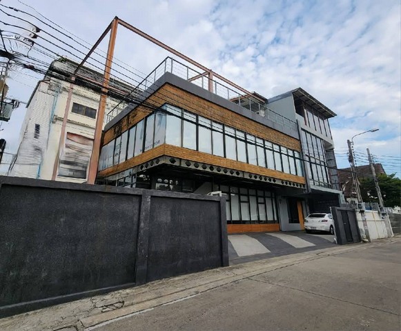 รหัสC7025 ให้เช่าอาคารสำนักงาน 3ชั้น ใกล้ถนนใหญ่ถนนติวานนท์ ตลาดขวัญ นนทบุรี