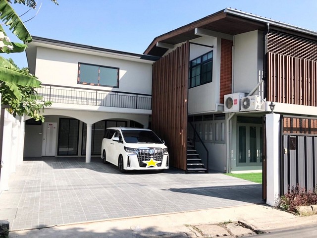 T26-850 ให้เช่า บ้าน บ้านเดี่ยว 2 ชั้น 100 ตรว. 6 ห้องนอน ซอยลาดพร้าว 35 ใกล้กับ ใกล้ Mrt ลาดพร้าว ชั้นทั้งหมด 1 ชั้น ชั้นที่ 1