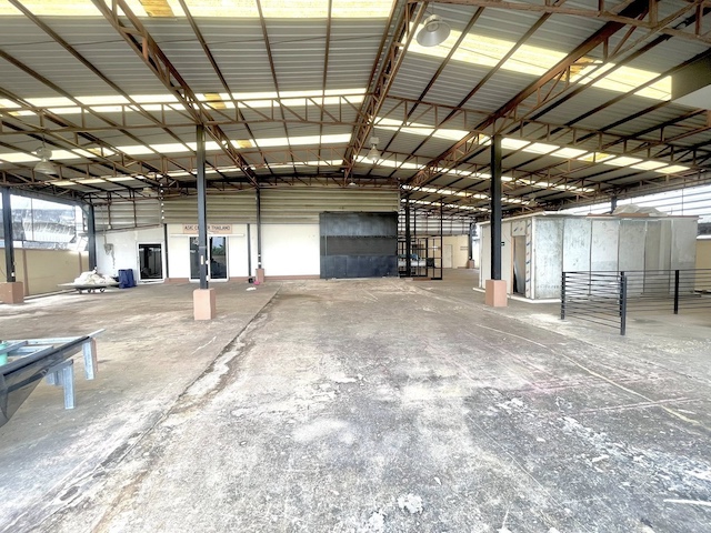 BST967 | ให้เช่า / ขาย โกดังพร้อมออฟฟิศ บนพื้นที่ 200 ตรว. ถนน 340 และ 346 ลาดหลุมแก้ว จ.ปทุมธานี