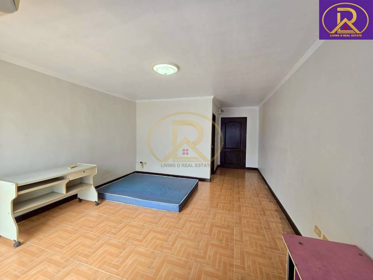 ขายถูกมาก เหมาะลงทุน นลินพร คอนโดโฮม ชั้น 2  ใกล้มหาวิทยาลัยบูรพา ใกล้แหลมทองบางแสน ต.แสนสุข อ.เมืองชลบุรี จ.ชลบุรี