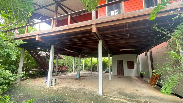 ขายบ้านเดี่ยวพร้อมที่ดินติดคลองและสวน เนื้อที่กว้างใหญ่ 1 ไร่ 170 ตร.ว. ซอยไทยร่มเกล้า ถ.กาญจนาภิเษก บางใหญ่