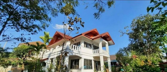 บ้านหลังใหญ่ 2 ชั้น บ้านน่าอยู่ บรรยากาศดี สันกำแพง
