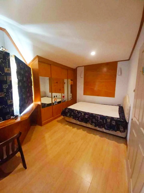 บ้านกลางเมือง ARLหัวหมาก 700ม. นานาชาติเซนต์มาร์ค 1กม.ให้เช่าทาวเฮ้าส์ 3 ชั้น หน้าสวน​ 3นอน  20ตร.วา. 240ต.ร.ม.