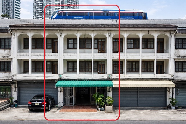 เซ็นทรัลลาดพร้าว 900ม. BTSพหลโยธิน24 400 ม.ให้เช่าอาคารพาณิชย์ 3.5 ชั้น 2-3นอน 2 น้ำ ใกล้ 18 ตร.ว. 250 ตร.ม.