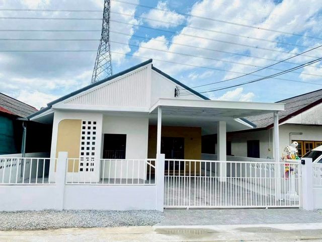 Pre-Sale! 2.39 ล้าน 51 ตรว. #โซนสันทราย บ้านชั้นเดียว #รีโนเวทใหม่ #ใกล้ตลาดสามแยก พร้อมอยู่ #เหมาะสำหรับอยู่อาศัยเองหรือปล่อยเช่ารายเดือน