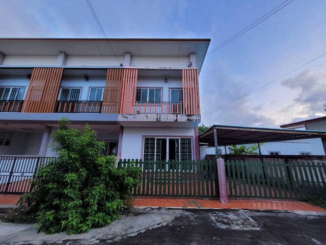 ขายทาวน์เฮ้าส์  หมู่บ้านโครงการประชาชน 3 ซอยชากฝรั่ง ถนนเลี่ยงเมืองระยอง ระยอง