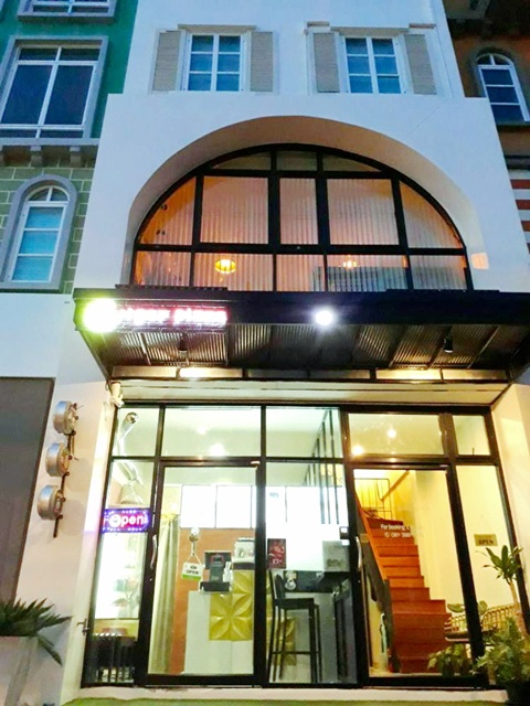 ไบเทค บางนา 2.4 กม.รร.นานาชาติกลอรี่สิงคโปร์ 600 ม. 6 นอน BTSอุดมสุข 800ม. ให้เช่าอาคารพาณชิย์ 5ชั้น 520ตร.ม.  8 น้ำ  ถ.สุขุมวิท บางนา-ตราด