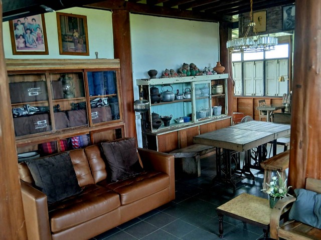 รวมบ้านที่ดินดีงามเพื่อคุณ  ให้เช่าบ้านไม้ถ่ายหนังถ่ายละคร MV โฆษณา หนังสั้น คอนเท้นท์ บ้านสวยวิวทุ่งนา ไทรน้อย 0968821857